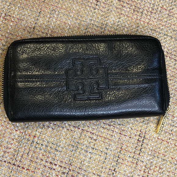 TORY BURCH Black Tumble Leather Full Zip Around Wallet - Picture 14 of 14